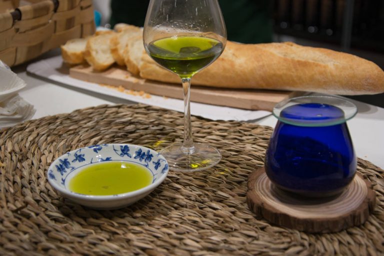 Cómo hacer una cata de aceite de oliva virgen extra
